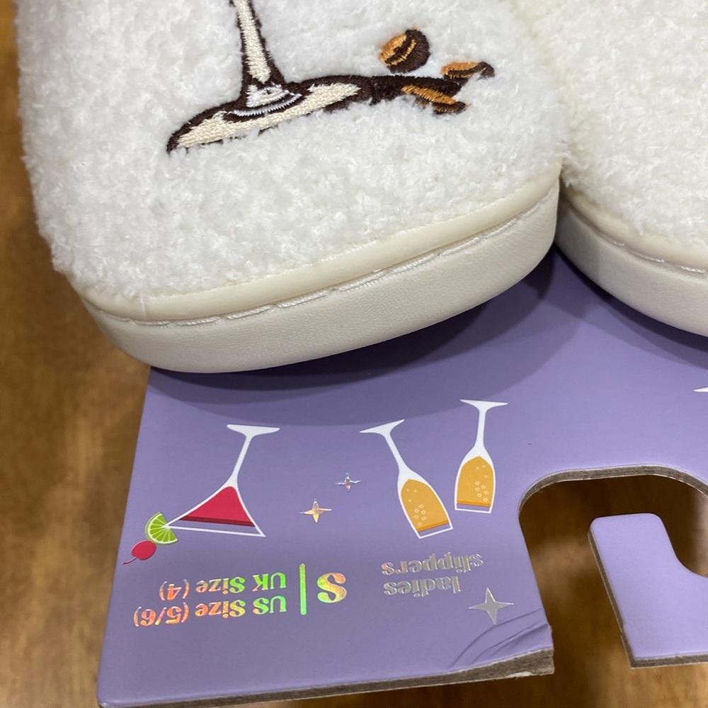 COPY - NWT. Moodpops, ladies size S (5/6), slippers. - Picture 9 of 11